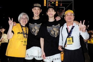 林书豪:本赛季我投进了110个三分球 每一个三分球都捐出3000元